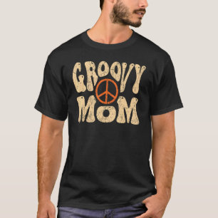 Groovy Mom 70s Aesthetic Nostalgia 1970's Retro Mo T-Shirt