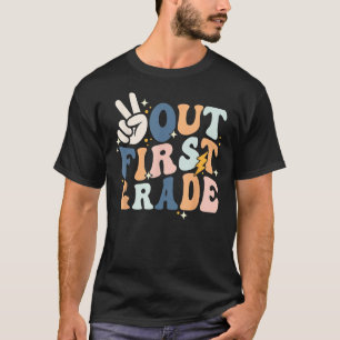 Groovy Retro Happy Last Day Of School Peace Out Fi T-Shirt