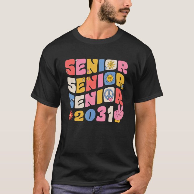 Groovy Senior 2031 Graduation Back To School Class T-Shirt (Front)