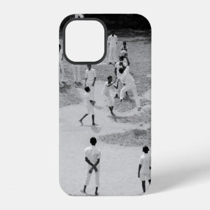 GROUP OF PEOPLE PLAYING BASEBALL iPhone 12 CASE