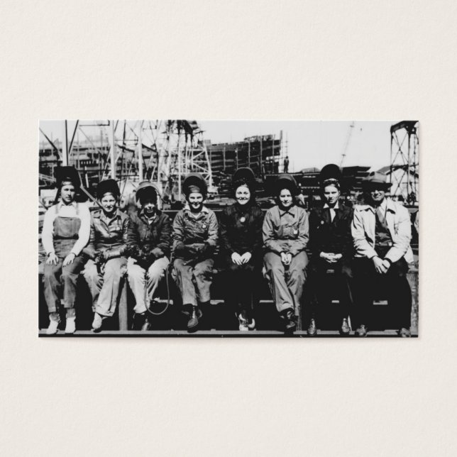 Groupe de femmes soudeuses pendant la Seconde Guer (Devant)