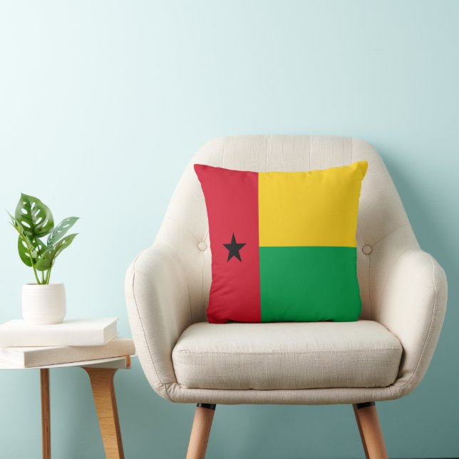 Guinea-Bissau flag Throw Pillow (Chair)