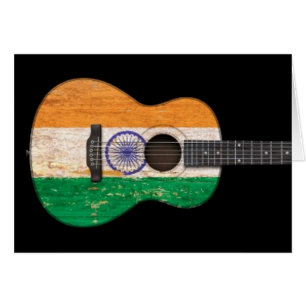Guitare acoustique âgée et utilisée de drapeau
