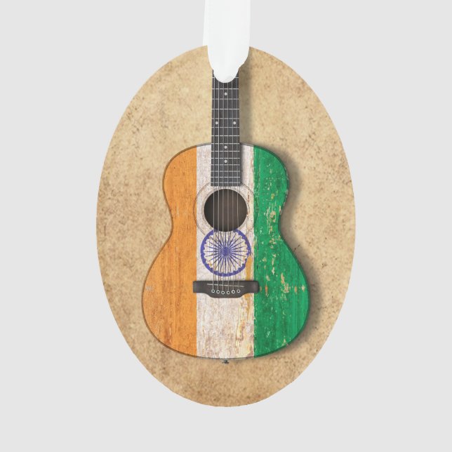 Guitare acoustique âgée et utilisée de drapeau (dos)