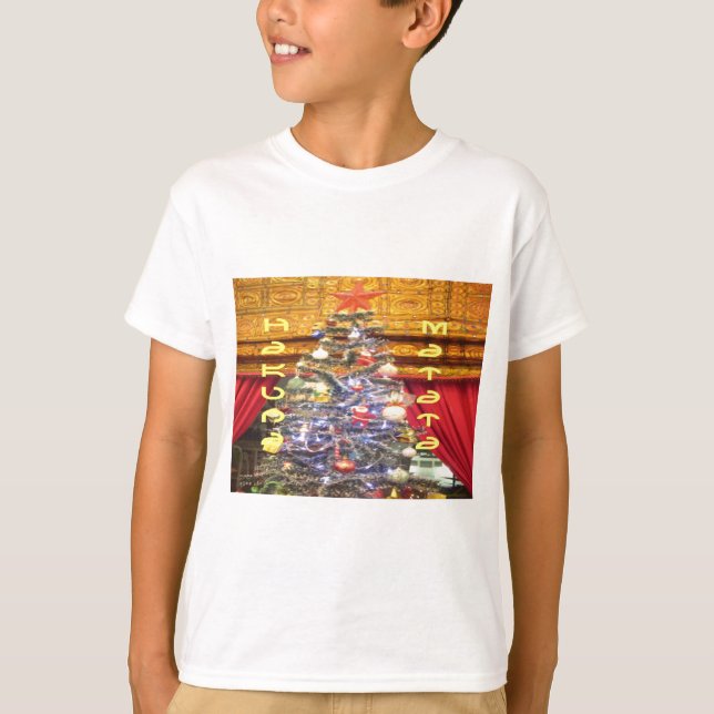 Hakuna Matata Merry Christmas & a Happy New Year.p T-Shirt (Front)
