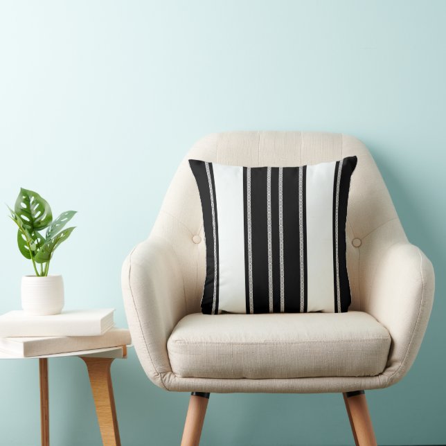 Hali - Colour of heart Throw Pillow (Chair)
