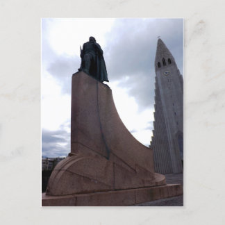 Hallgrímskirkja and statue of Leifur Eiríksson Postcard