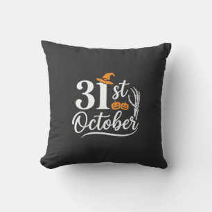 Halloween 31st October Pumpkin Witch Hat Design_1 Throw Pillow