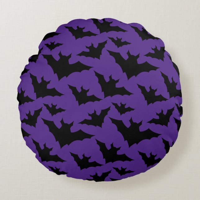 Halloween black bats purple cool spooky pattern round pillow (Front)