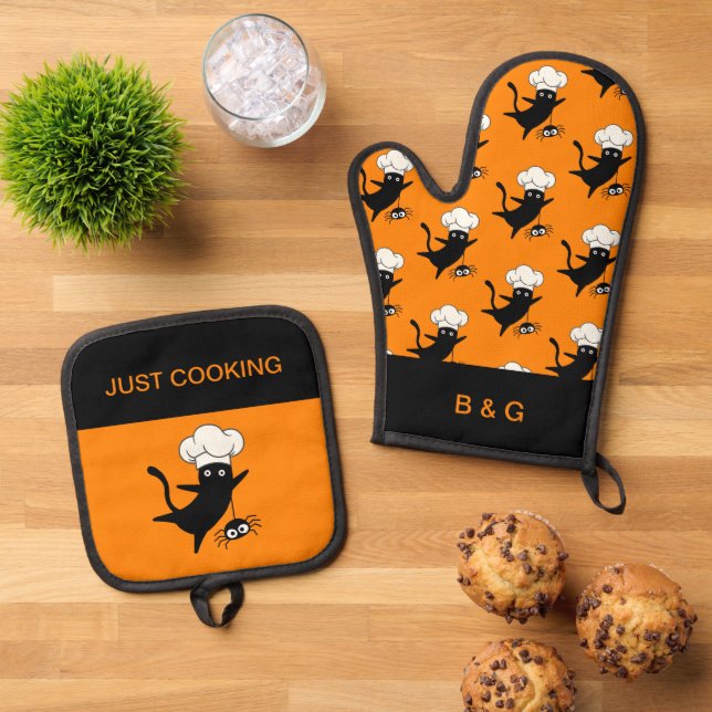 halloween cat oven mitt & pot holder set (Top Down)