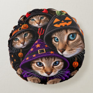 Halloween Cats in Witch Hats Round Pillow