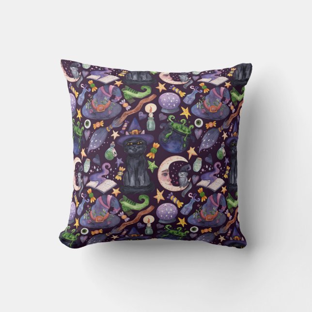 Halloween magic: dark hand-drawn pattern. throw pillow (Front)