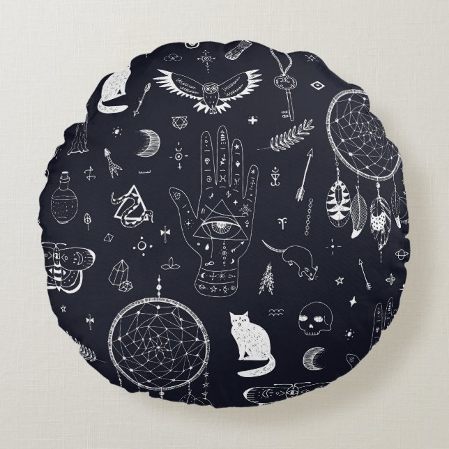 Halloween Magic: Vintage Doodle Pattern. Round Pillow (Front)