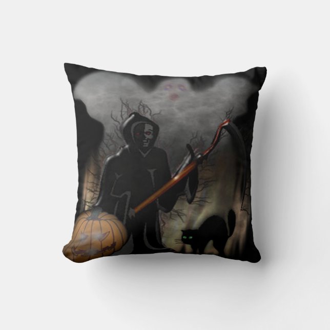 Halloween Polyester Throw Pillow/Spooky Scene Pillow (Front)