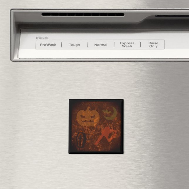 Halloween Scares on Eerie Background Magnet (In Situ (Dishwasher))