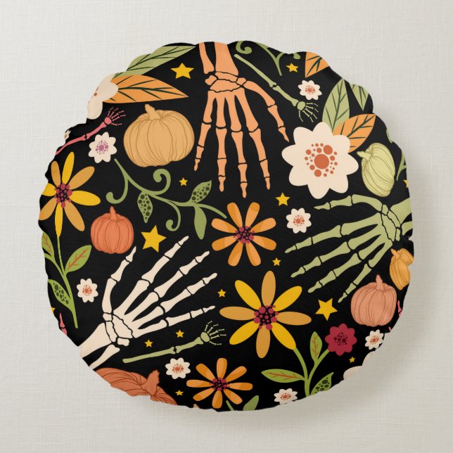 Halloween seamless pattern with bones and floral e round pillow (Front)