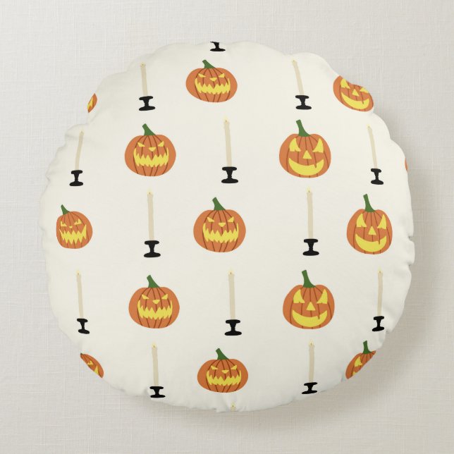 Halloween seamless pattern with pumpkins and candl round pillow (Front)