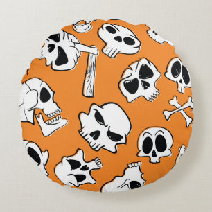 Halloween seamless pattern with skulls and bones. round pillow