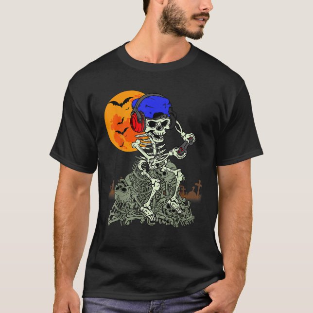 Halloween Skeleton Gamer video game boys kids teen T-Shirt (Front)