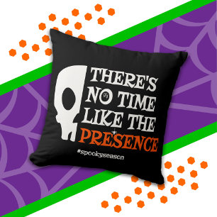 Halloween Spirit Spooky Skull Funny Halloween Throw Pillow