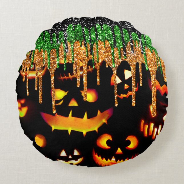 Halloween Spooky Jack O Lanterns  Round Pillow (Front)