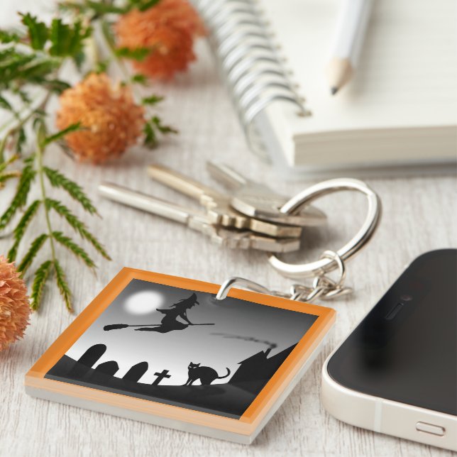 HALLOWEEN WITCH SILHOUETTE WITH KEYCHAIN (Front Right)
