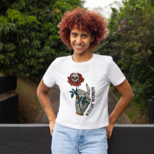 HALLOWEEN WITXHY WOMAN SKELETON ROSE   WITCHCRAFT T-Shirt