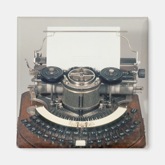 Hammond typewriter, with the ideal keyboard magnet (Front)