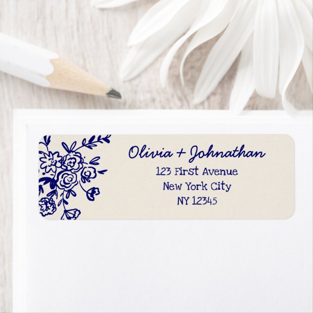 Hand Drawn Doodles Wedding Return Address (En situation)
