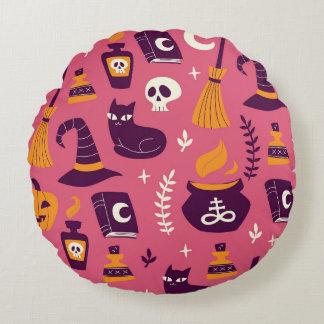 Hand-drawn Halloween, spooky seamless pattern. Round Pillow