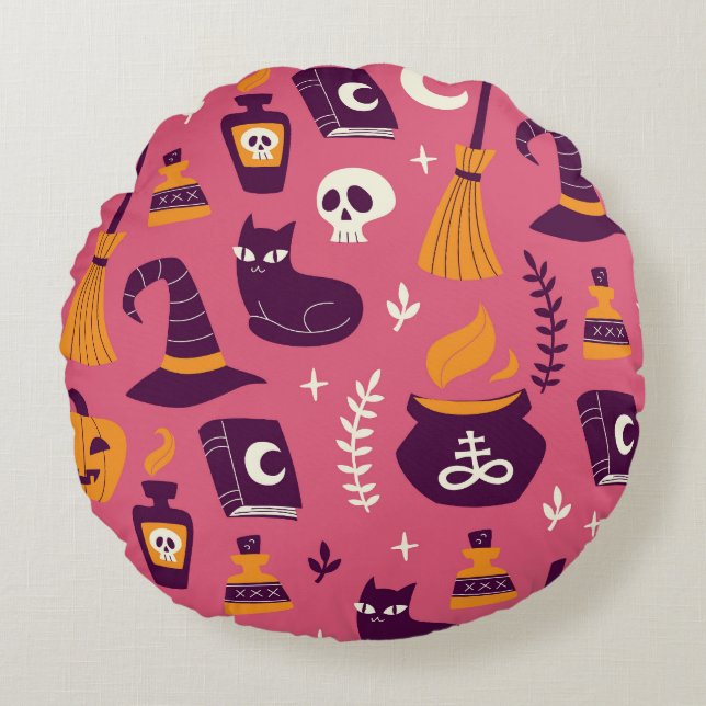 Hand-drawn Halloween, spooky seamless pattern. Round Pillow (Front)
