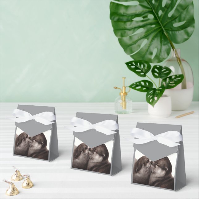 Hand Painted Realistic Wildlife Artwork Favor Box (Multiple)