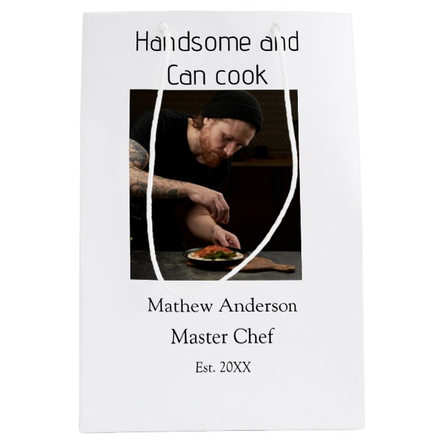 Handsome and can cook add name master chef date medium gift bag (Front)