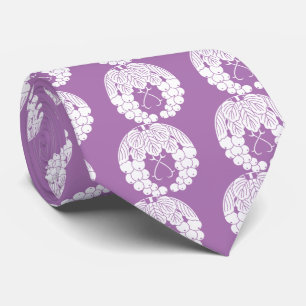 Hanging grapes tie