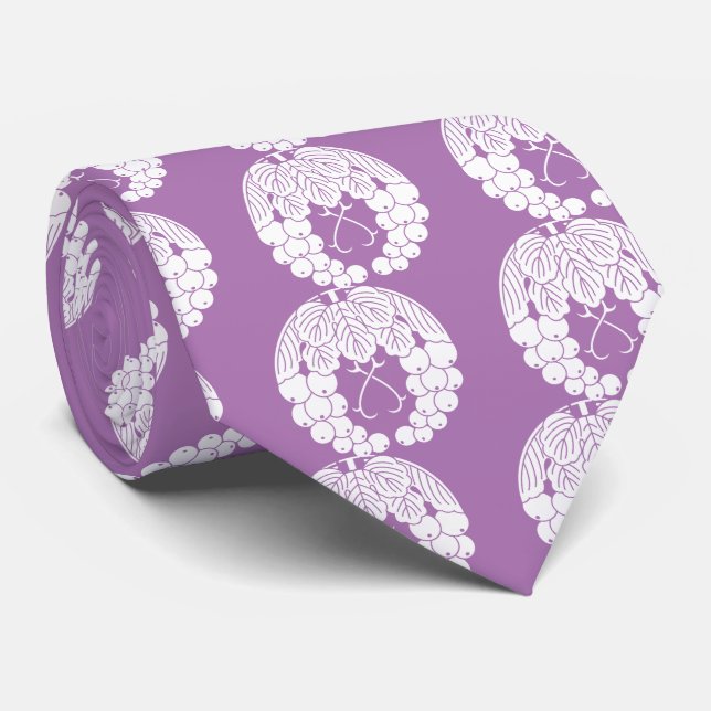 Hanging grapes tie (Rolled)