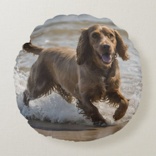 Happy Cocker Spaniel Beach Fun Day, Round Pillow