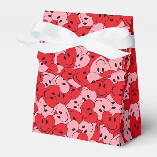Happy Face Heart Favor Box (Front Side)