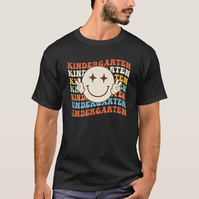 Happy First Day of Kindergarten Retro Groovy Kinde T-Shirt (Front)