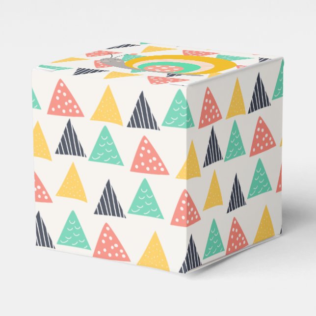 Happy Snail on Triangles Favor Box (Front Side)