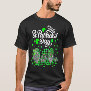Happy St Patrick's Day Three Gnomes Shamrock Essen T-Shirt