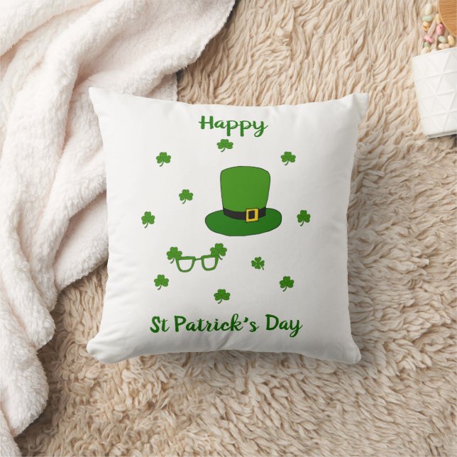 Happy St Patrick's Day   Throw Pillow (Blanket)