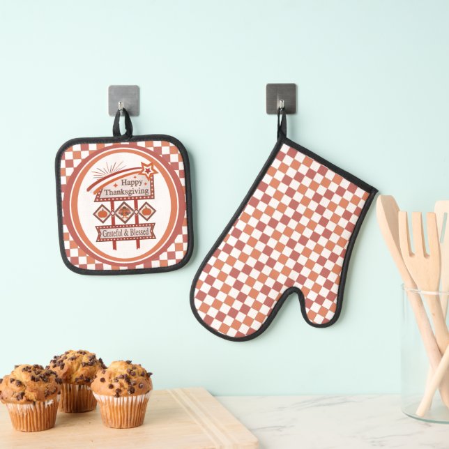 Happy Thanksgiving Grateful & Blessed Retro Sign Oven Mitt & Pot Holder Set (Insitu(Hanging))