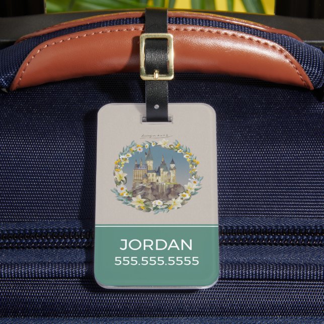 HARRY POTTER™ | HOGWARTS™ CASTLE LUGGAGE TAG (Front Insitu 2)