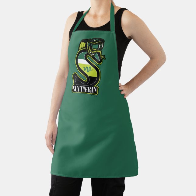 HARRY POTTER™ | SLYTHERIN™ Athletic Badge Apron (Insitu)