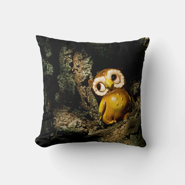Harvey the Owl I Throw Pillow (Front)
