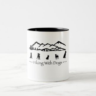 Hausse avec la tasse de chiens