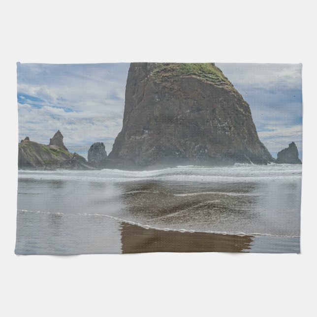 Haystack Rock, Cannon Beach, Oregon Kitchen Towel (Horizontal)