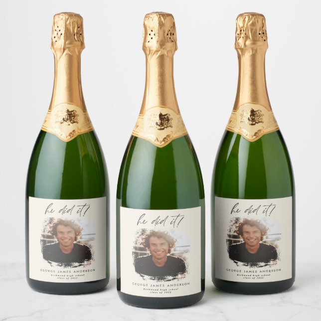 He did it script photo graduation party cream sparkling wine label (Bottles)