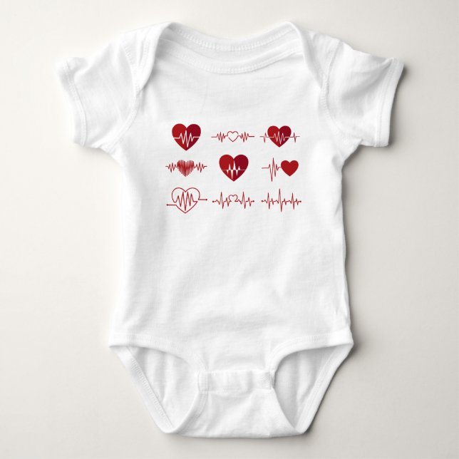 heart baby bodysuit (Front)