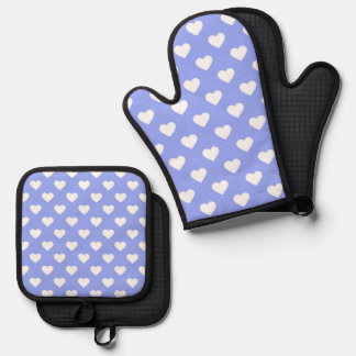 Heart Pattern Background Oven Mitt & Pot Holder Set